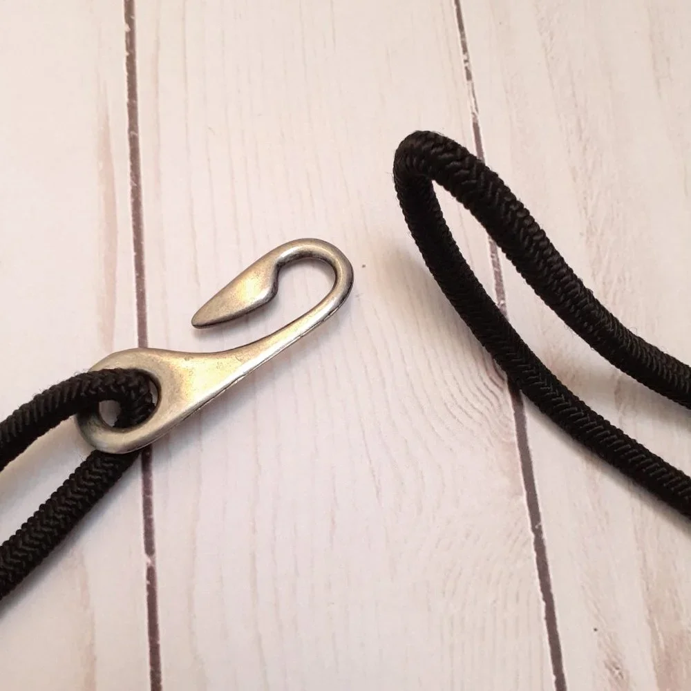 Vintage 80s Medallion & Bead Elastic Cord Belt Black Silvertone